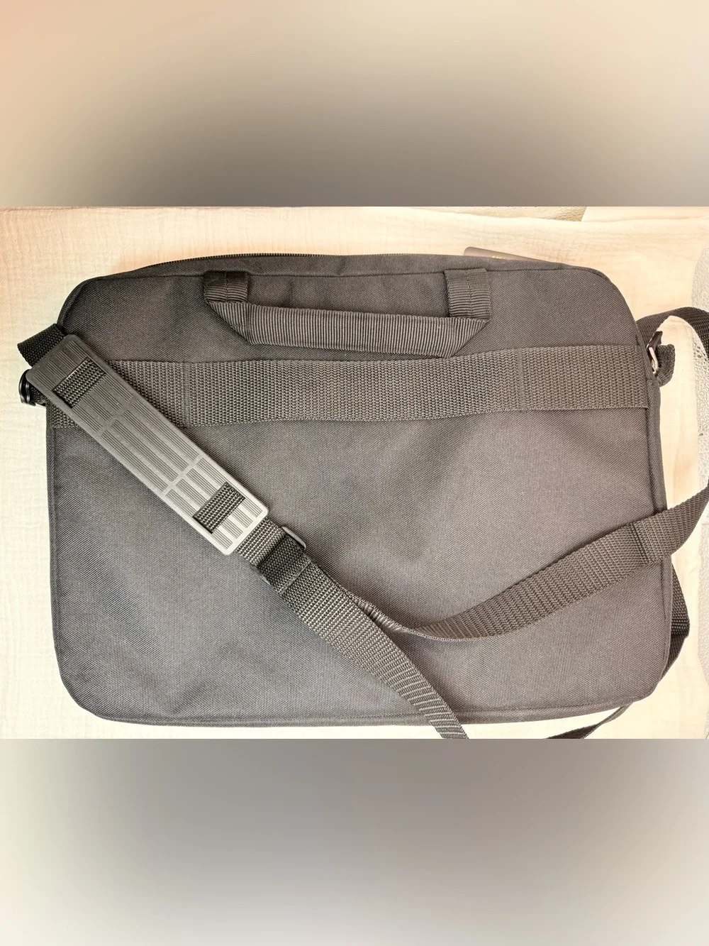 Brand New Case Logic 14